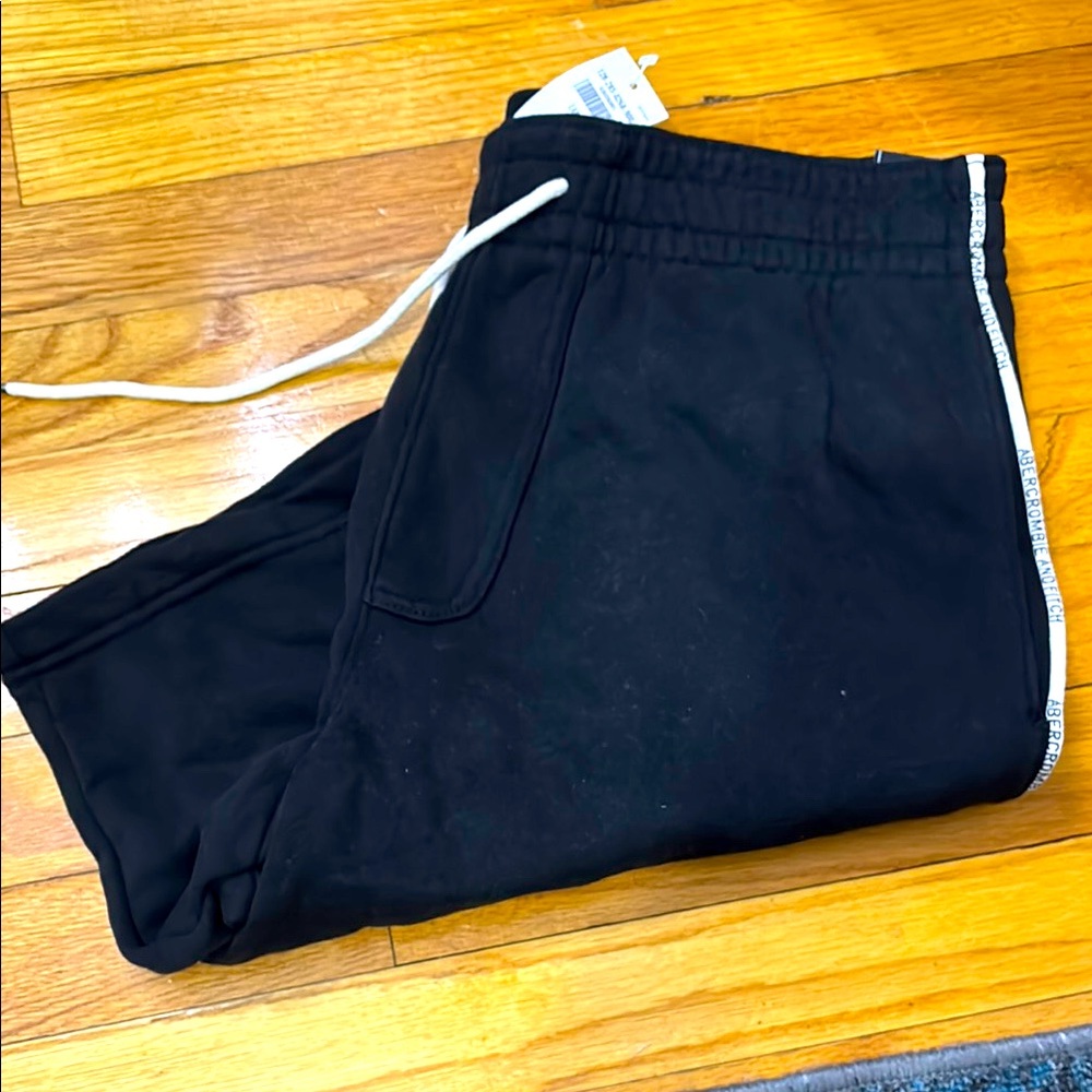 Men’s jogger shorts